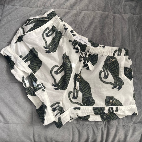 Desmond & Dempsey Sansindo Tiger Print Signature Pajama Set London - Picture 5 of 5